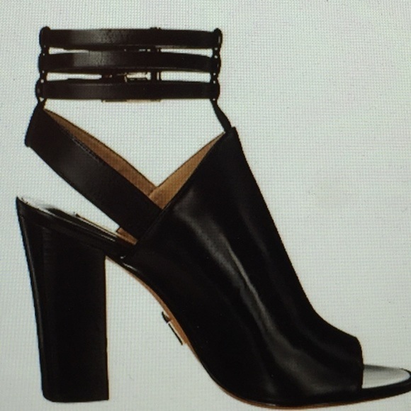 Exclusive Micheal Kors Collection Phaedra Heels - Picture 3 of 3